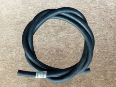 DZ9100470141,帶纖維加層的橡膠軟管Rubber hose with fiber coating,濟南向前汽車配件有限公司