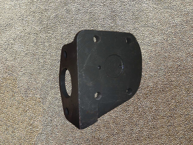 WG9200440002,Front brake chamber bracket (right),濟(jì)南向前汽車配件有限公司