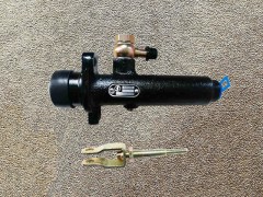 DZ9114230068,Clutch master cylinder,濟(jì)南向前汽車配件有限公司